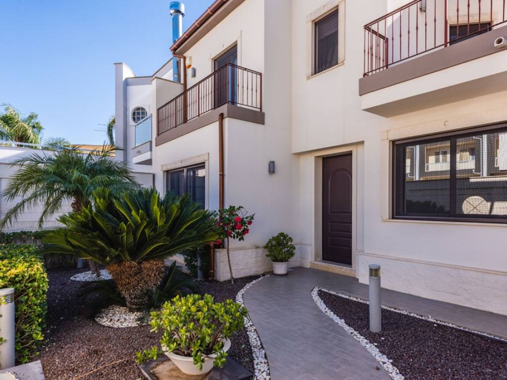 Villa a Vittoria in Via Avvocato Giuseppe Scifo - Foto 2