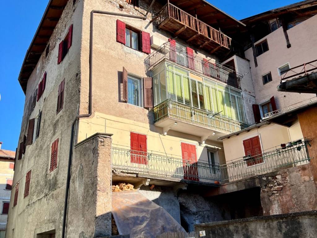 Rustico / casale a Borgo d'anaunia in Piazza Dante Alighieri, 5 - Foto 2