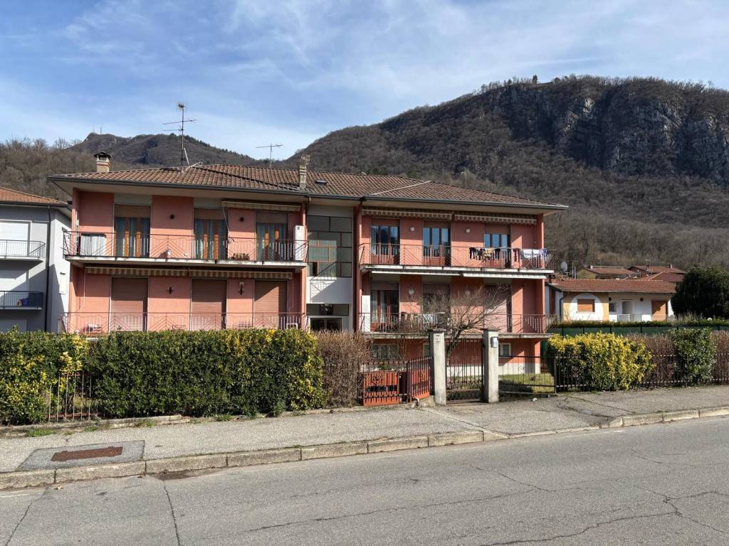 Appartamento a Besano in Via Ippolito Volpi, 41 - Foto 2
