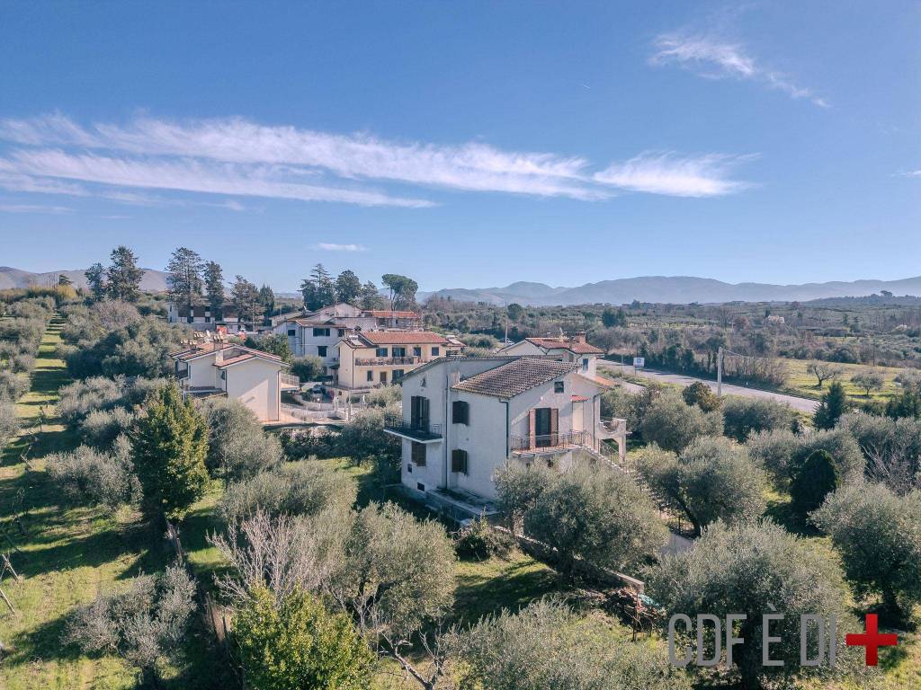 Villa a Fara in sabina in Via Salaria Vecchia - Foto 5