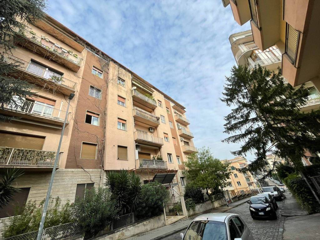 Appartamento a Benevento in Via Filippo Raguzzini - Foto 2