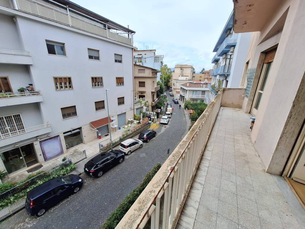 Appartamento a Benevento in Via Filippo Raguzzini - Foto 4