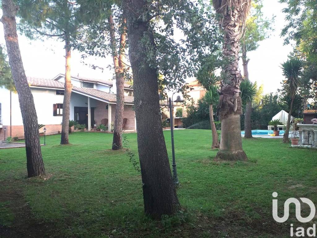 Villa a Mosciano sant'angelo in Via Pier Santi Mattarella, 0 - Foto 5