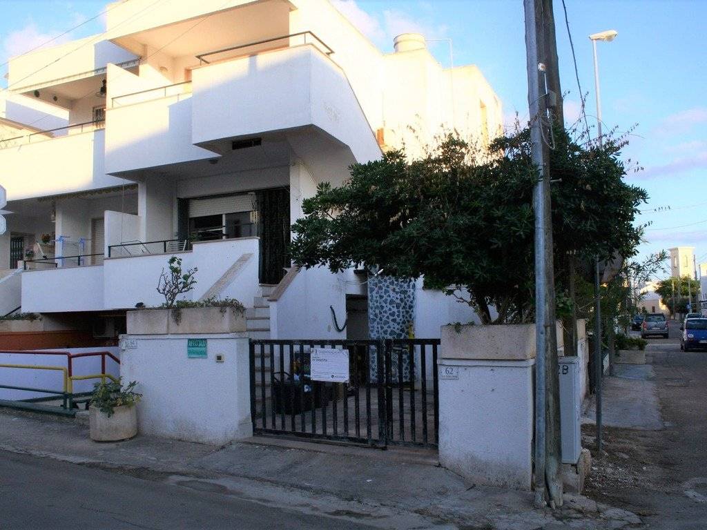 Villa a Ugento in corso Cristoforo Colombo, 62 - Foto 3