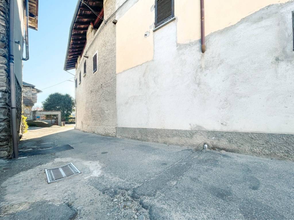 Rustico / casale a Gignese in via castello 8 - Foto 2