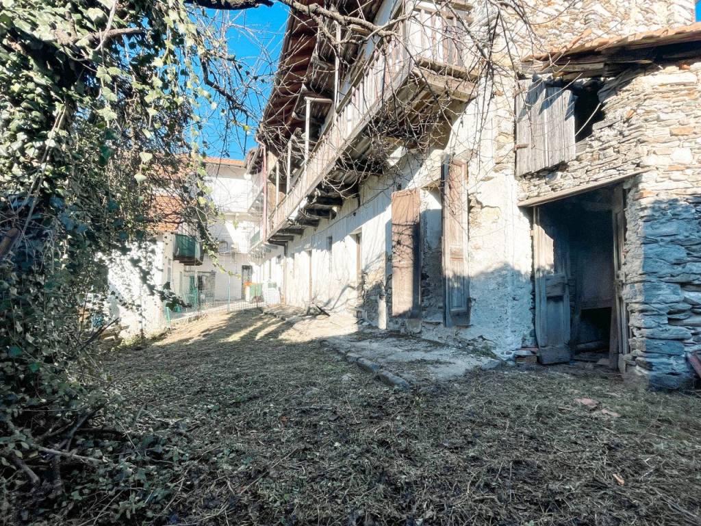 Rustico / casale a Gignese in via castello 8 - Foto 3