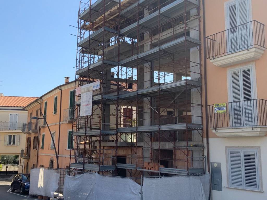 Appartamento a Nereto in Piazza Camillo Benso di Cavour - Foto 2