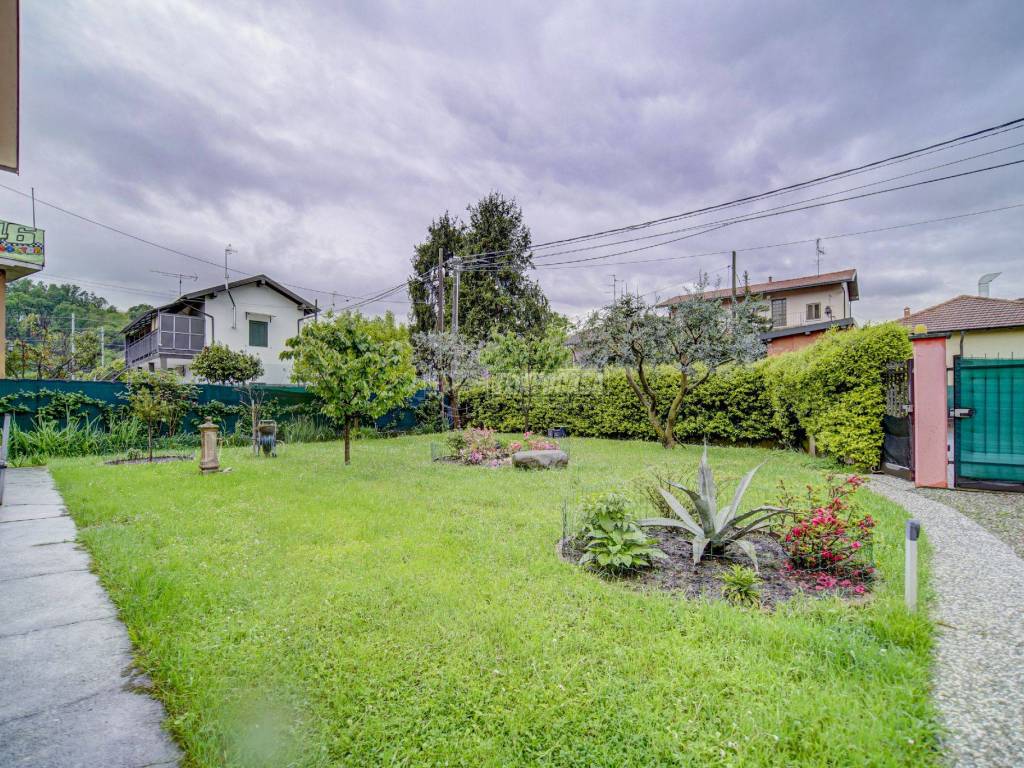 Villa a Albizzate in Via Monte Rosa - Foto 2