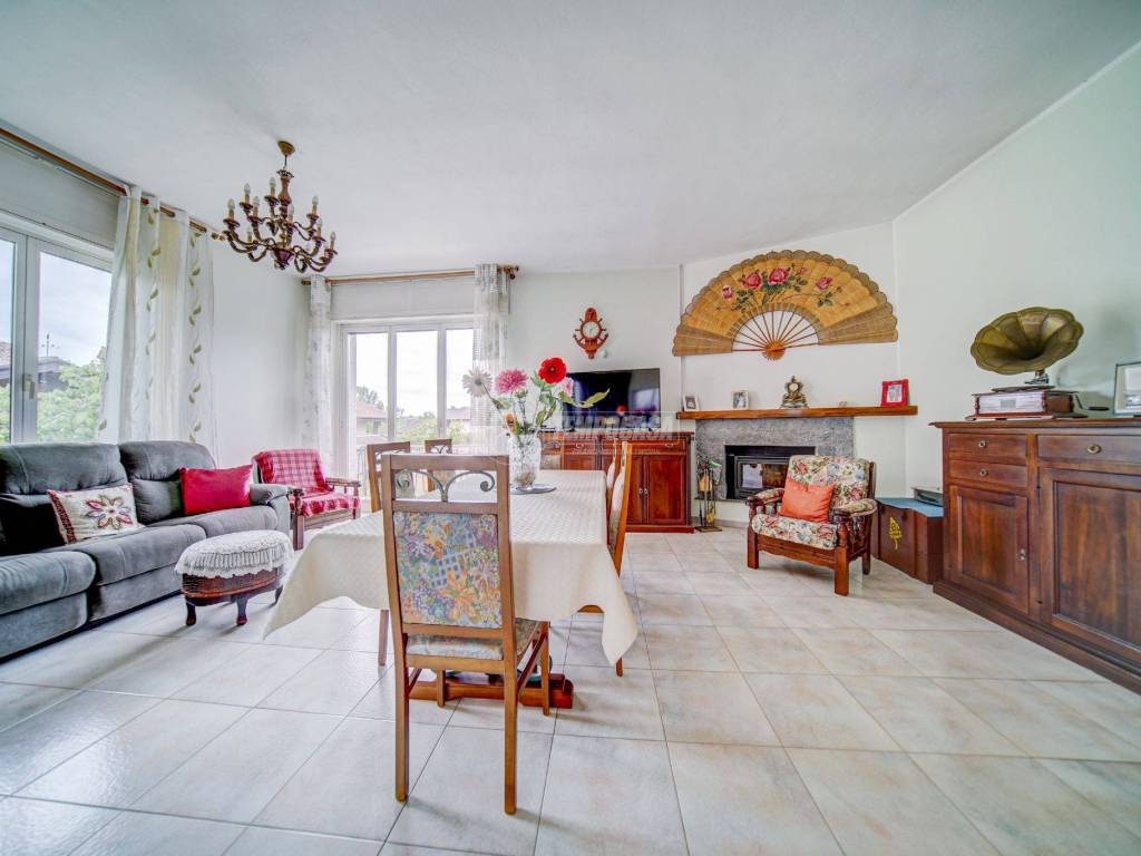 Villa a Albizzate in Via Monte Rosa - Foto 3