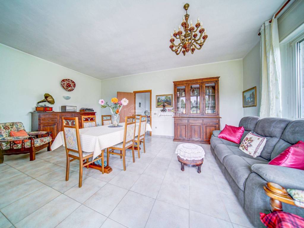 Villa a Albizzate in Via Monte Rosa - Foto 5