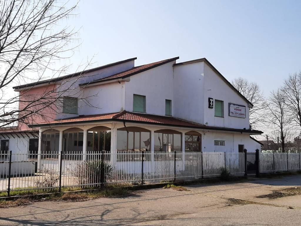Villa a Crespiatica in Strada Statale 235 - Foto 4