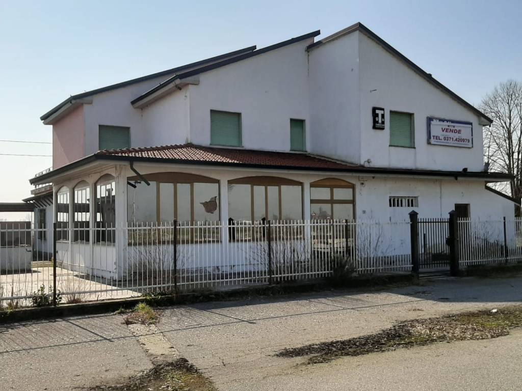 Villa a Crespiatica in Strada Statale 235 - Foto 5