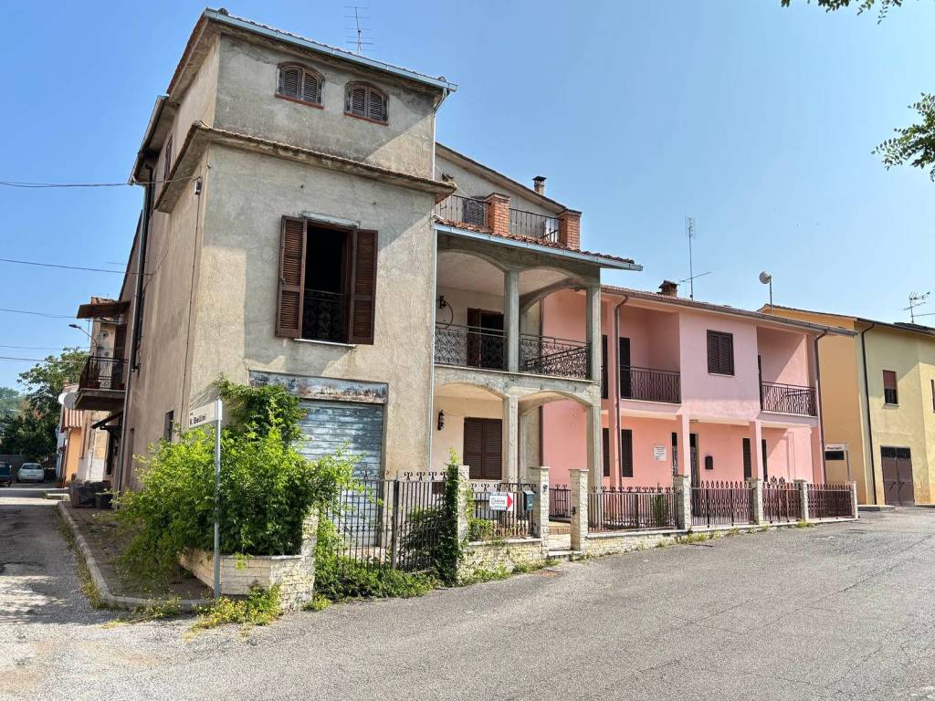 Casa indipendente a Tarano in Via Giuseppe Mazzini - Foto 2