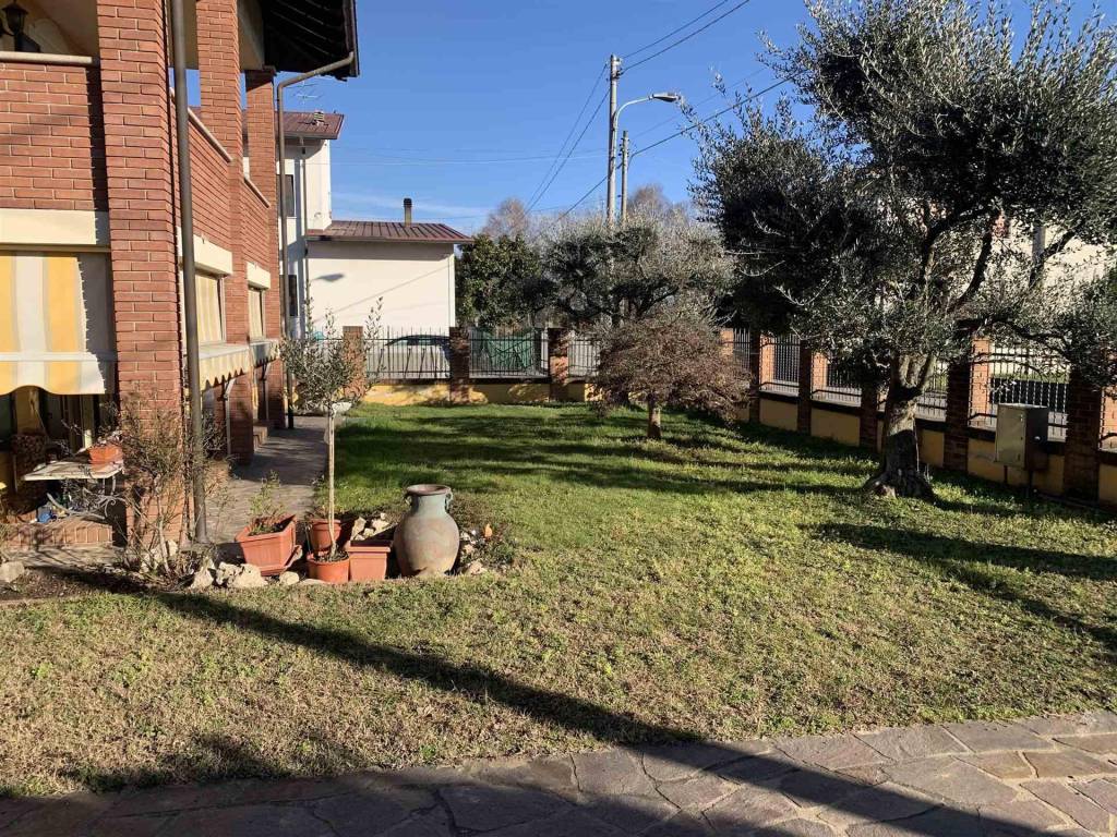 Villa a Oleggio - Foto 4