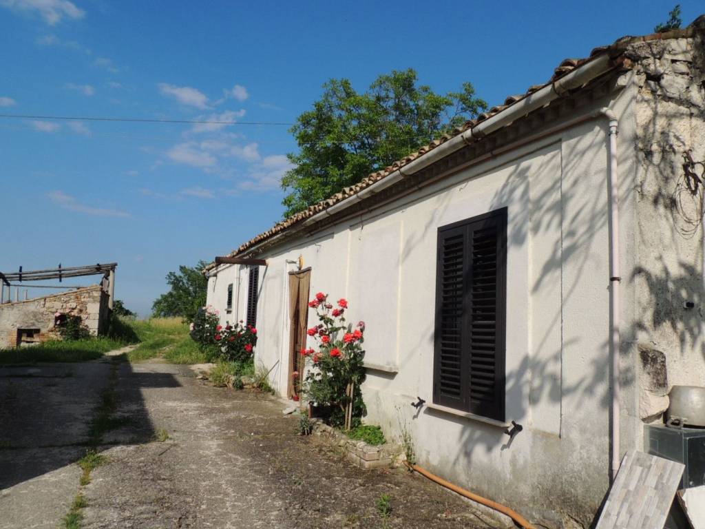 Casa indipendente a San valentino in abruzzo citeriore in Contrada Solcano - Foto 2