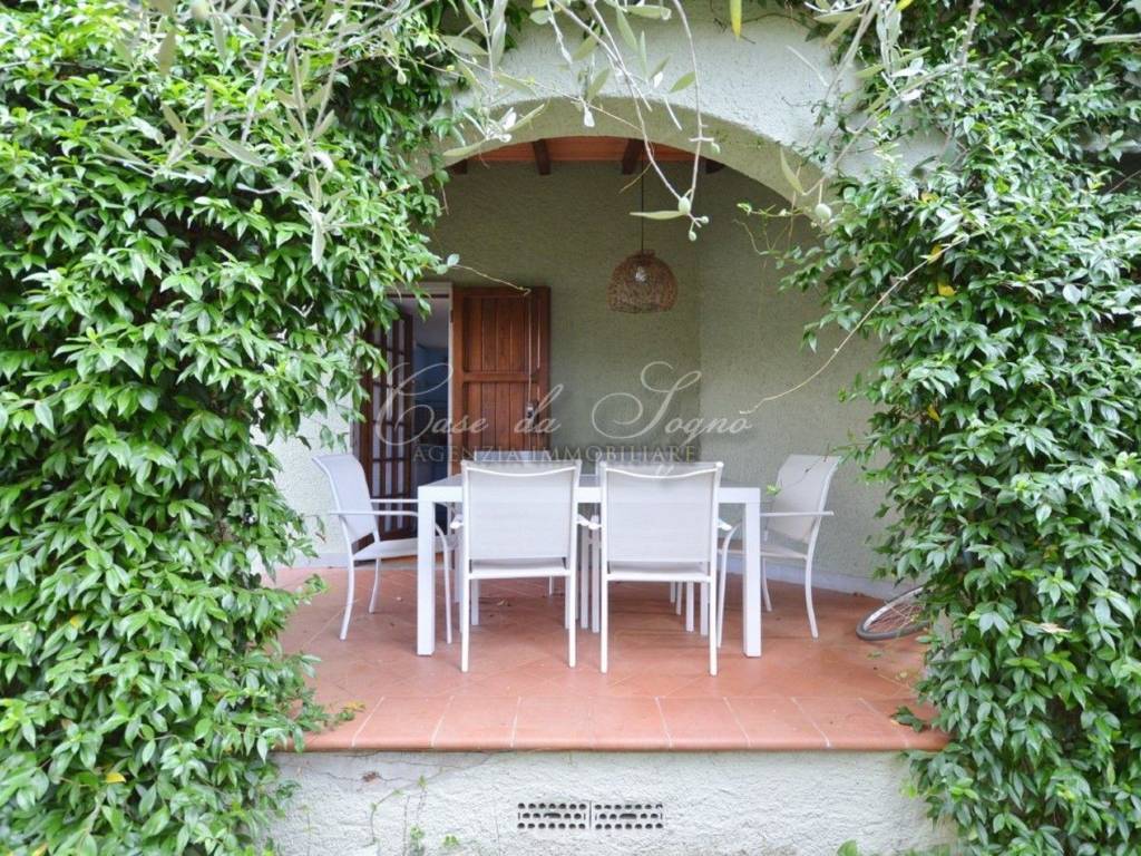 Villa a Forte dei marmi in Via Terreni Pacchiani - Foto 5