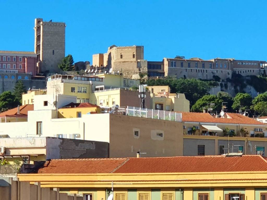 Appartamento a Cagliari in Via Pasquale Tola - Foto 2