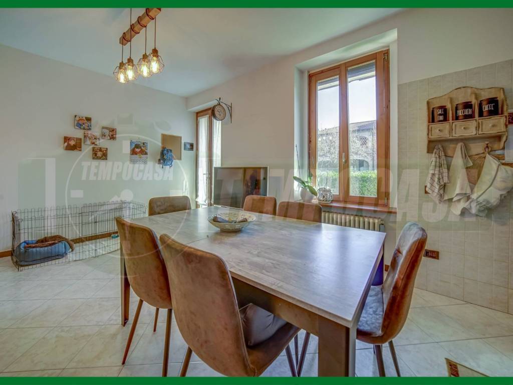 Appartamento a Gavirate in Via Oltrona, 14 - Foto 5
