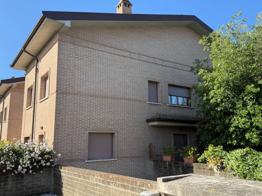 Appartamento a Rosignano marittimo in Via Buccari - Foto 2