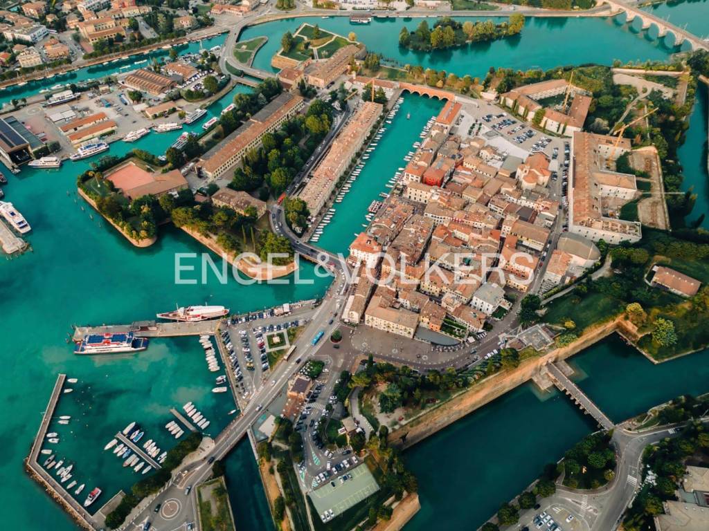 Attico / mansarda a Peschiera del garda in Piazza Ferdinando di Savoia - Foto 4