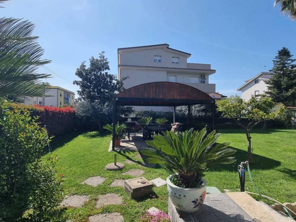 Palazzo / stabile a Aprilia in VIA CARROCETO, 228 - Foto 4