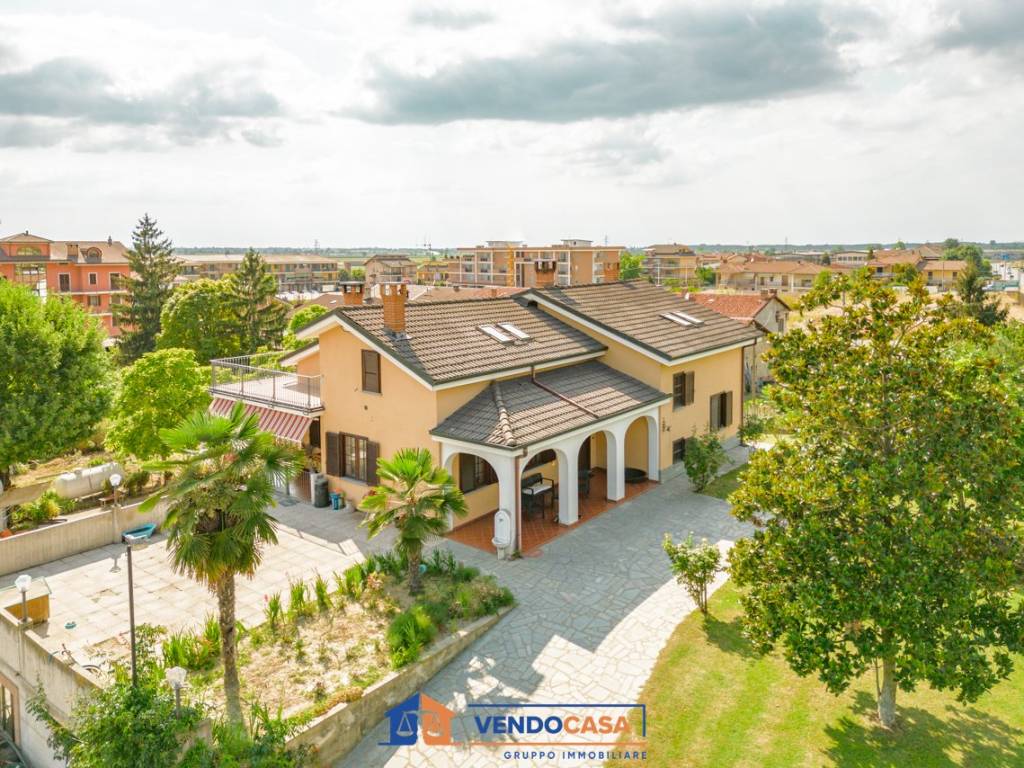 Villa a Bra in Via Don Luigi Orione, 109 - Foto 2