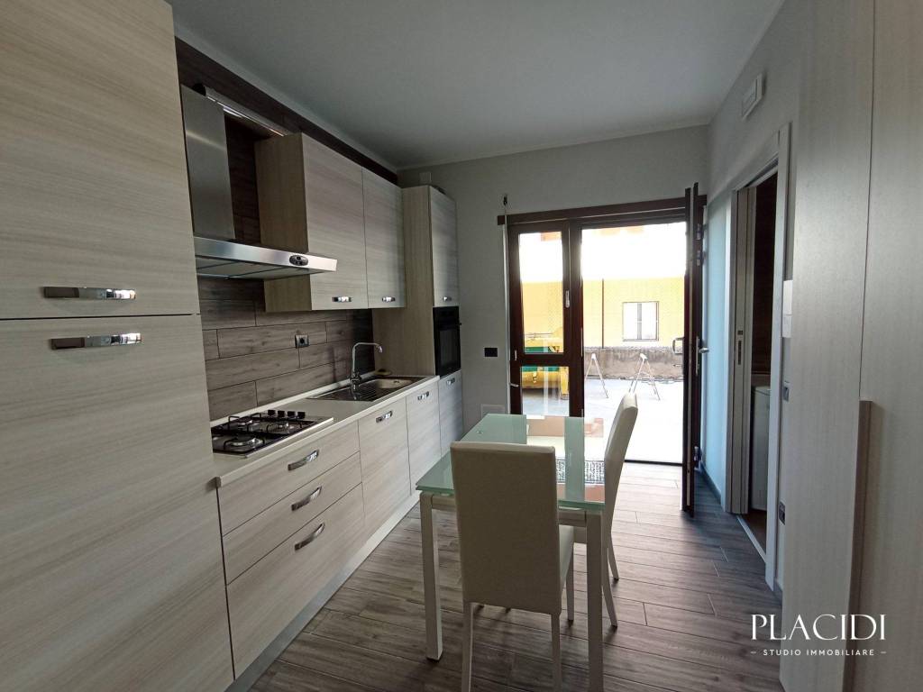 Appartamento a L'aquila in Via Salaria Antica Est - Foto 2