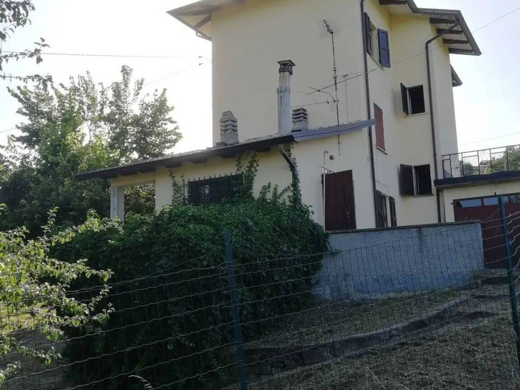 Casa indipendente a Carpineti in Strada Statale del Valico del Cerreto, 1 - Foto 4