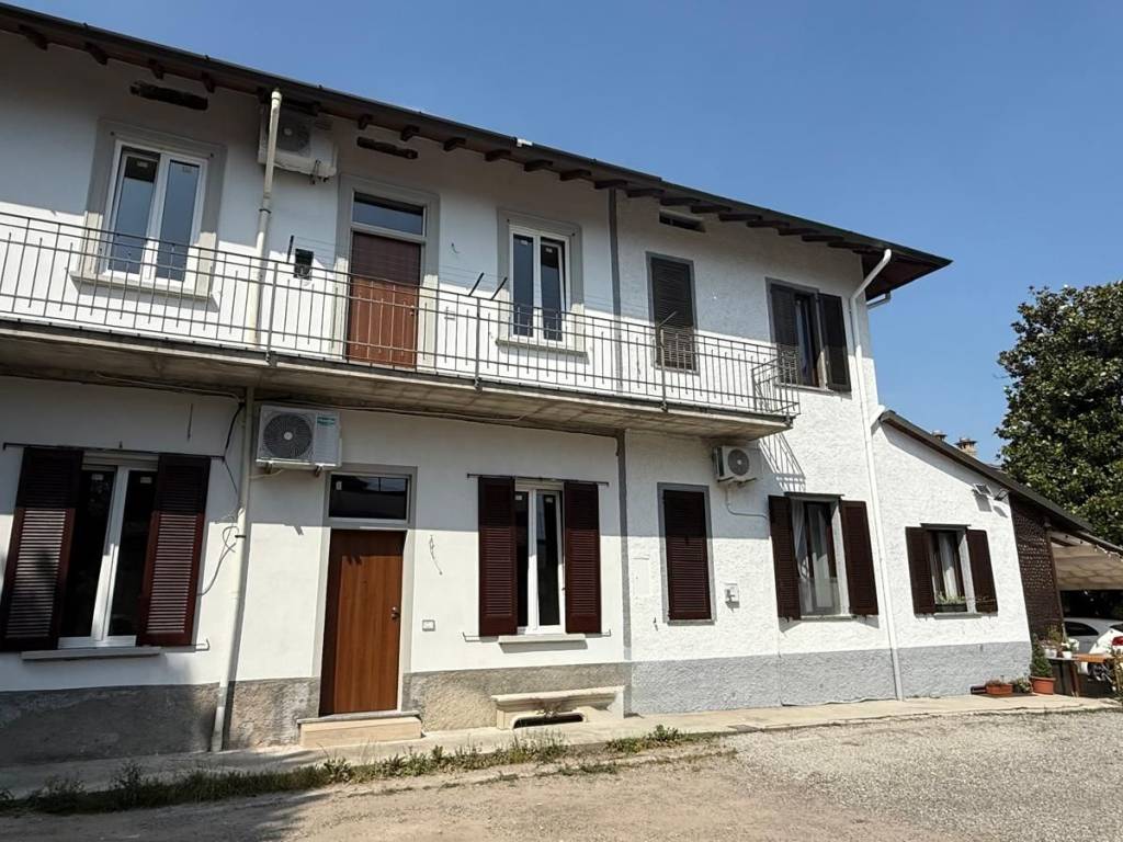 Appartamento a Carate brianza in Via Enrico Toti, 29 - Foto 3