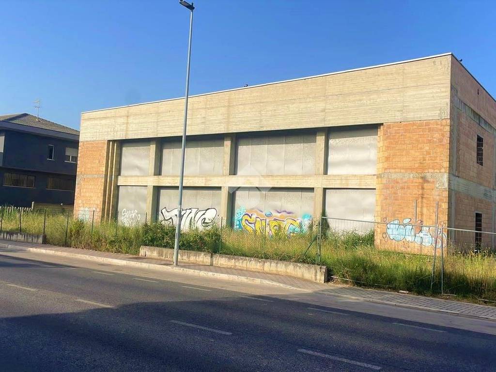 Immobile a Silvi in Via Statale Adriatica Sud Via Statale Adriatica Sud, 159 - Foto 3