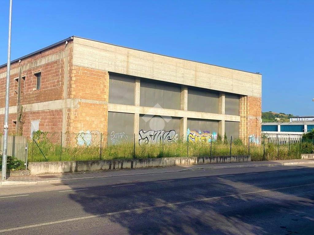 Immobile a Silvi in Via Statale Adriatica Sud Via Statale Adriatica Sud, 159 - Foto 5