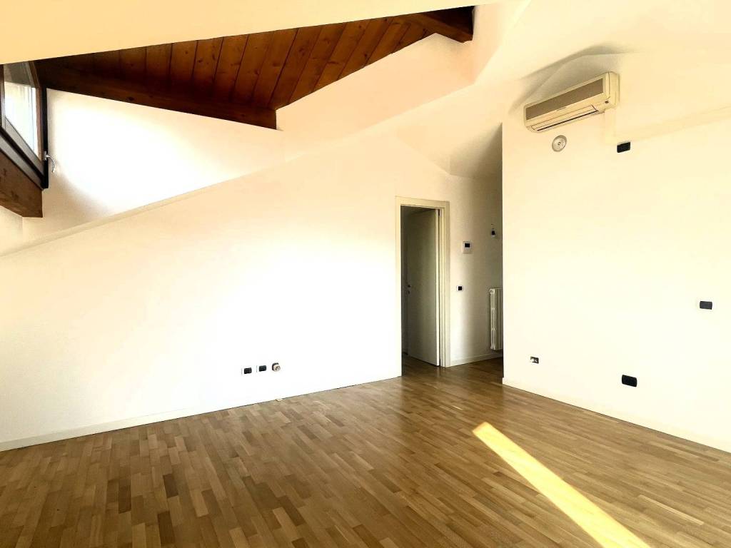 Attico / mansarda a Meda in Via Giuseppe Verdi, 2 - Foto 5