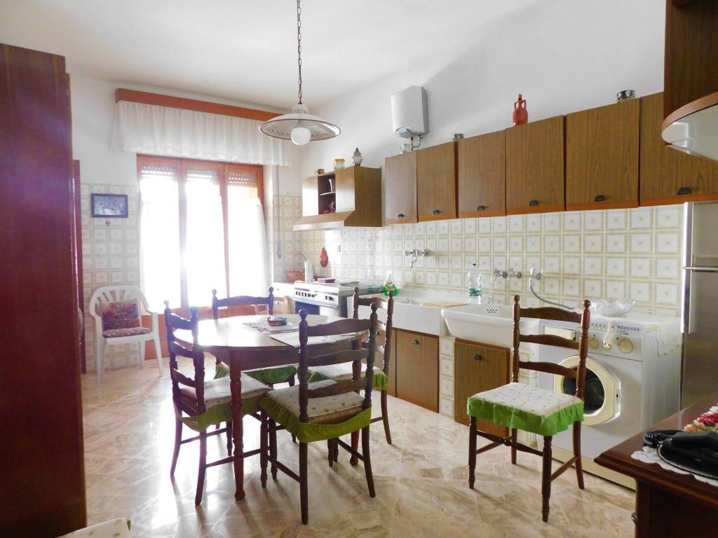 Appartamento a Martina franca in Via Galileo Galilei - Foto 4