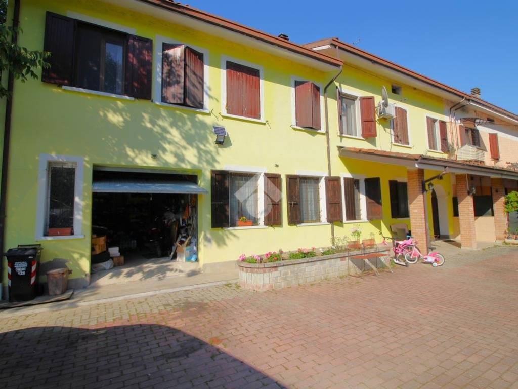 Casa indipendente a Campagnola emilia in Via Fabbrico, 32 - Foto 2