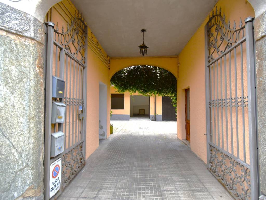 Appartamento a Vimercate in Via Madonnina, 14 - Foto 2