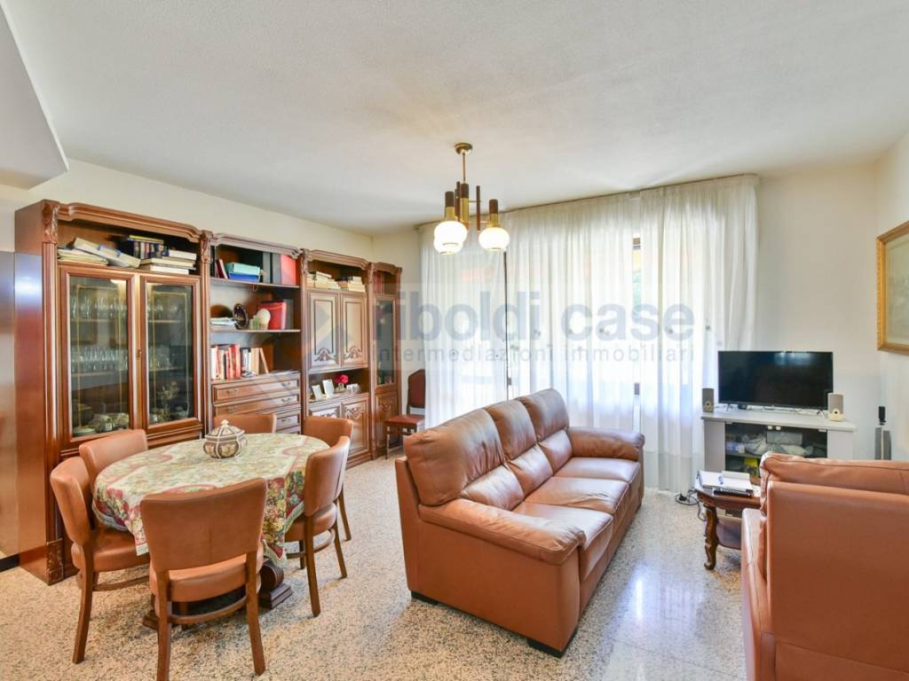 Appartamento a Desio in VIA DOLOMITI - Foto 4