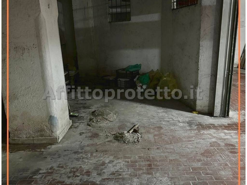 Box / garage a Formia in Via Angelo Rubino, 48 - Foto 5