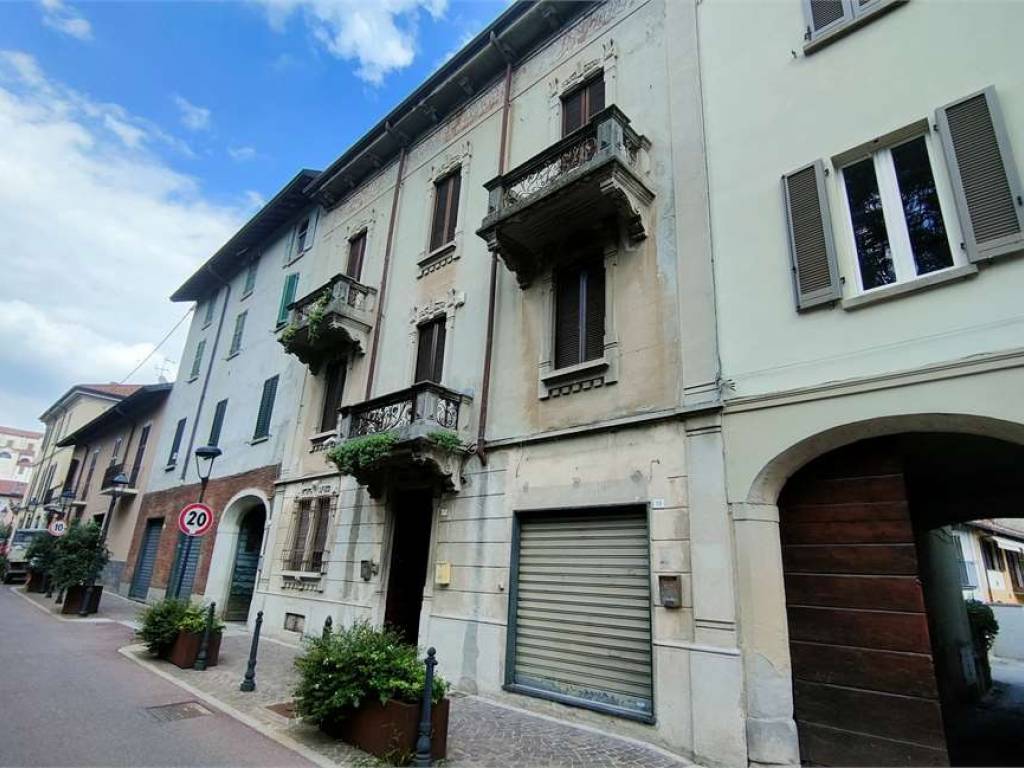 Appartamento a Molteno in Via della Vittoria, 17 - Foto 3
