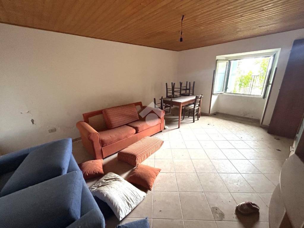 Casa indipendente a Lamezia terme in Via Vinicio Cortese - Foto 4