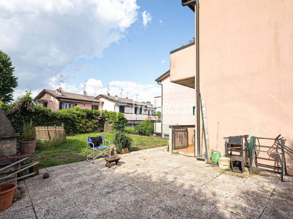 Appartamento a Costa masnaga in Via Michelangelo Buonarroti - Foto 2