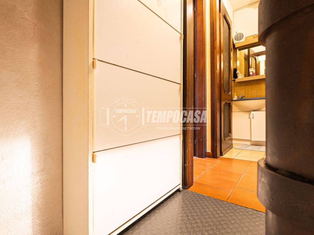 Appartamento a Molteno in Via Camillo Benso di Cavour - Foto 4