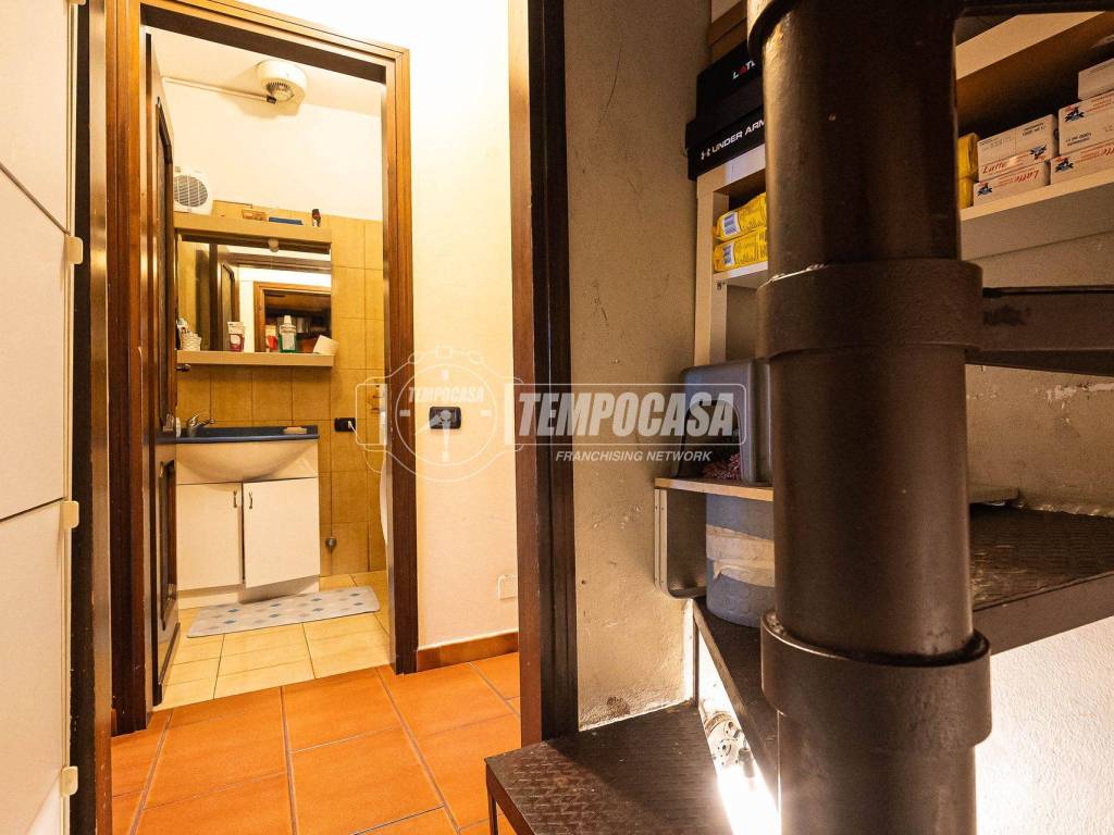 Appartamento a Molteno in Via Camillo Benso di Cavour - Foto 5