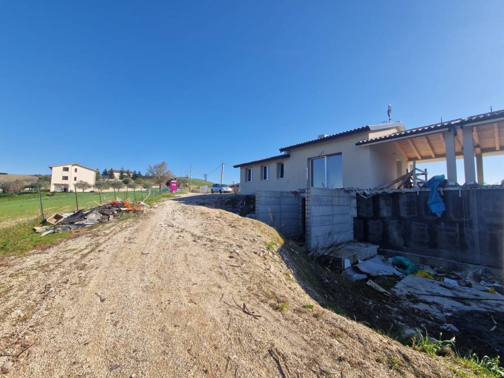 Villa a Tolentino in Contrada Collina - Foto 3