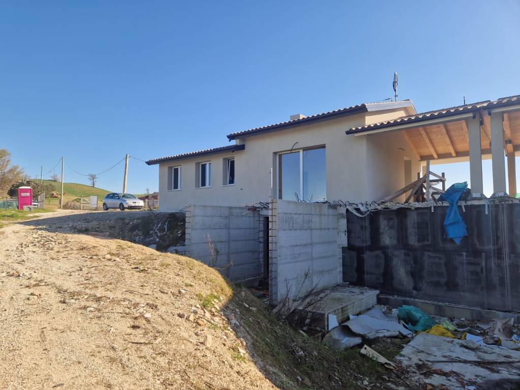 Villa a Tolentino in Contrada Collina - Foto 4