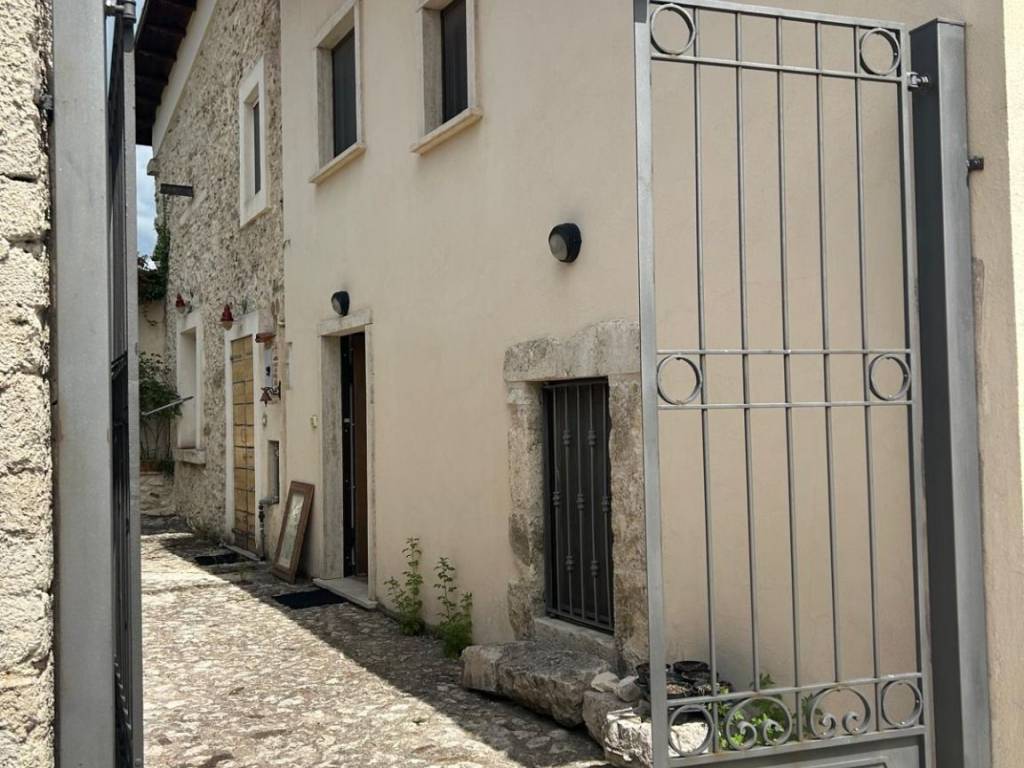 Casa indipendente a Rocca di mezzo in Via del Carmine - Foto 2