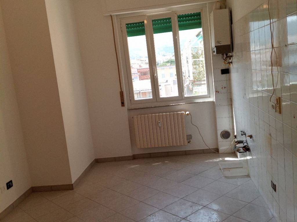 Appartamento a Loano in Piazzale Giuseppe Mazzini - Foto 5