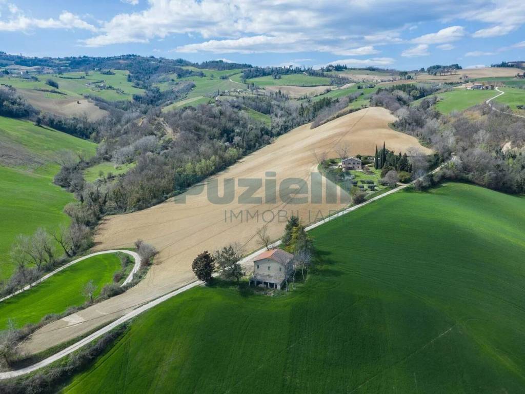 Rustico / casale a Santa vittoria in matenano in Contrada Poggio S.N.C. - Foto 2