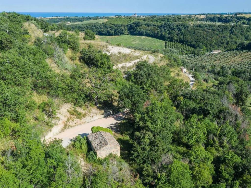 Villa a Montefiore dell'aso in Sp.10 Bivio Sp133 Dir. Pedaso, 63062 Montefiore Dell'Aso Ap, Italia S.N.C. - Foto 4