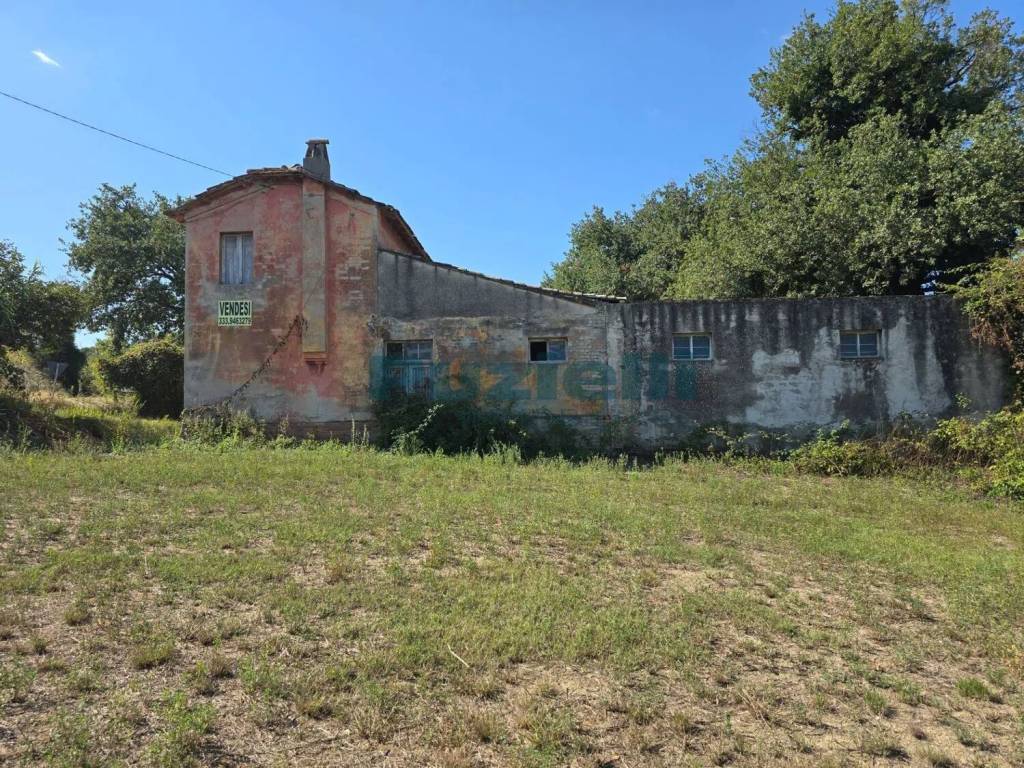 Villa a Fermo in Strada Provinciale Lungo Tenna S.N.C. - Foto 2