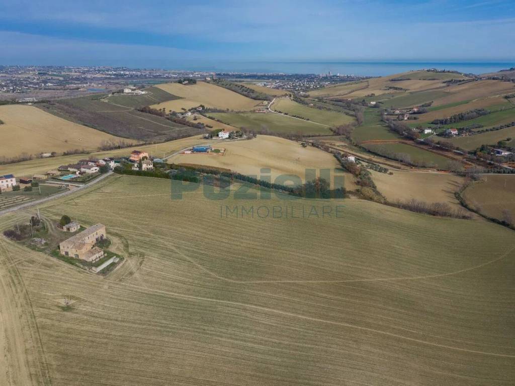 Rustico / casale a Fermo in Strada Comunale Vallasciano S.N.C. - Foto 2